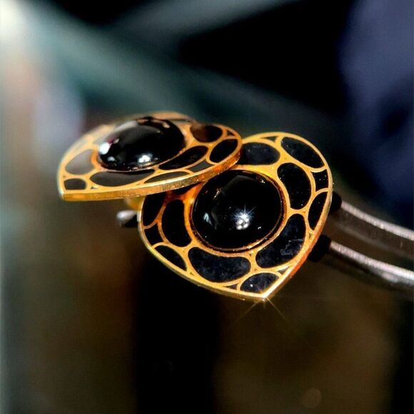 Black Dot Heart Earrings - Picture 3 of 6